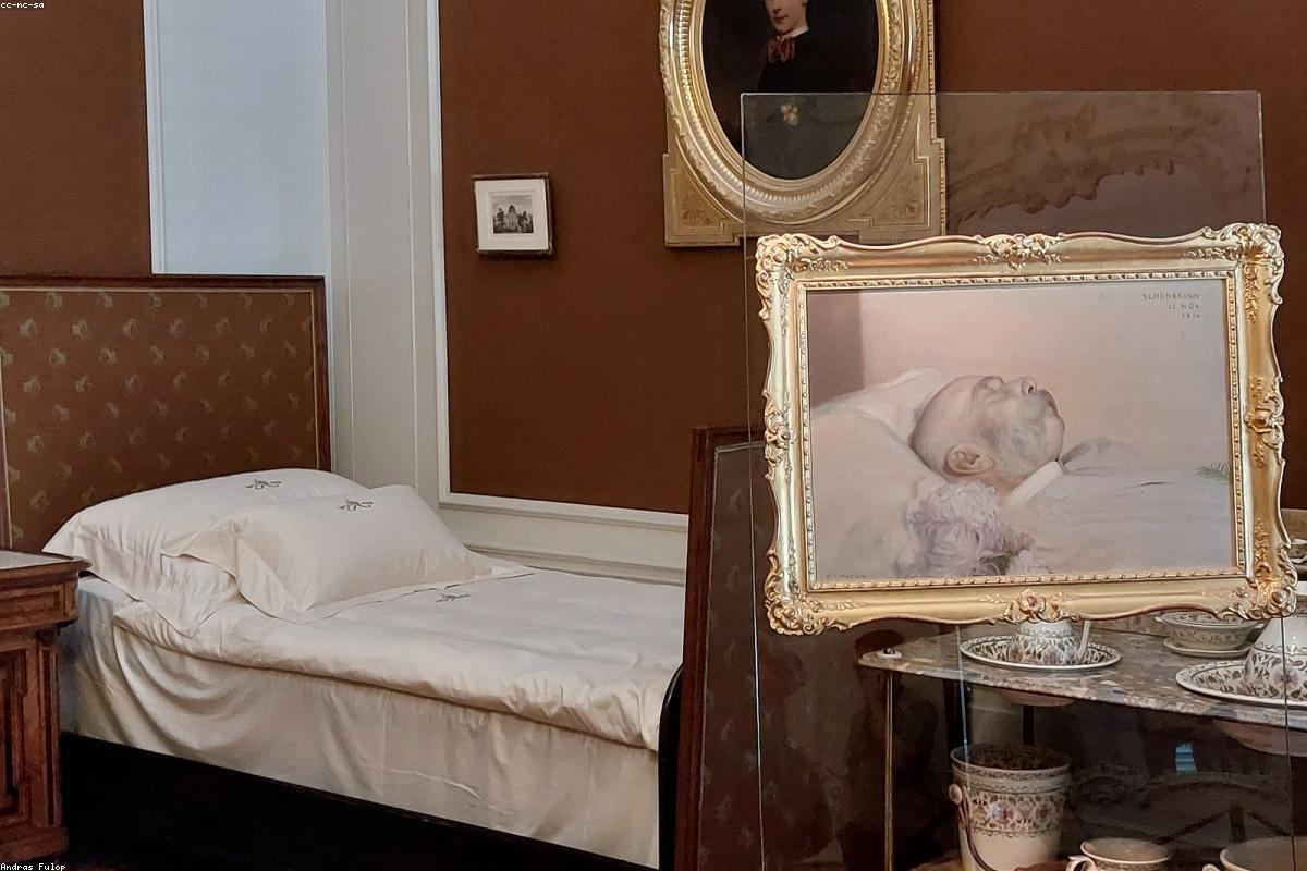 Idee per l'arte a quadri da parete da letto che aiutano una stanza a rilassarsi